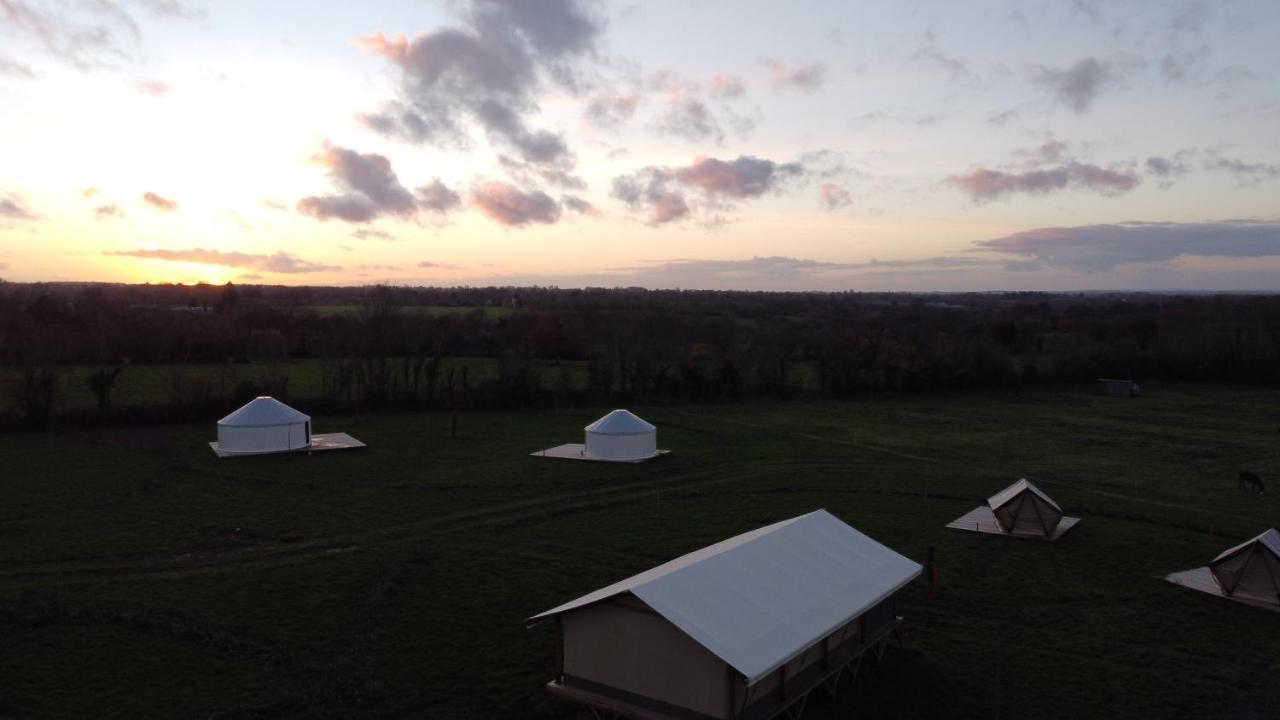 Camping A La Ferme - Hebergements Insolites Cerisy-la-Foret Esterno foto