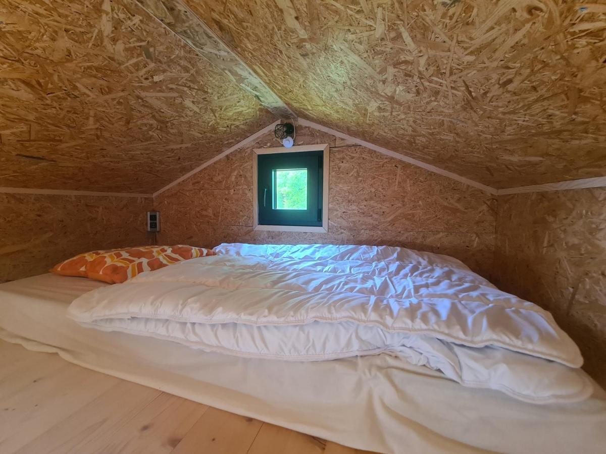 Camping A La Ferme - Hebergements Insolites Cerisy-la-Foret Esterno foto