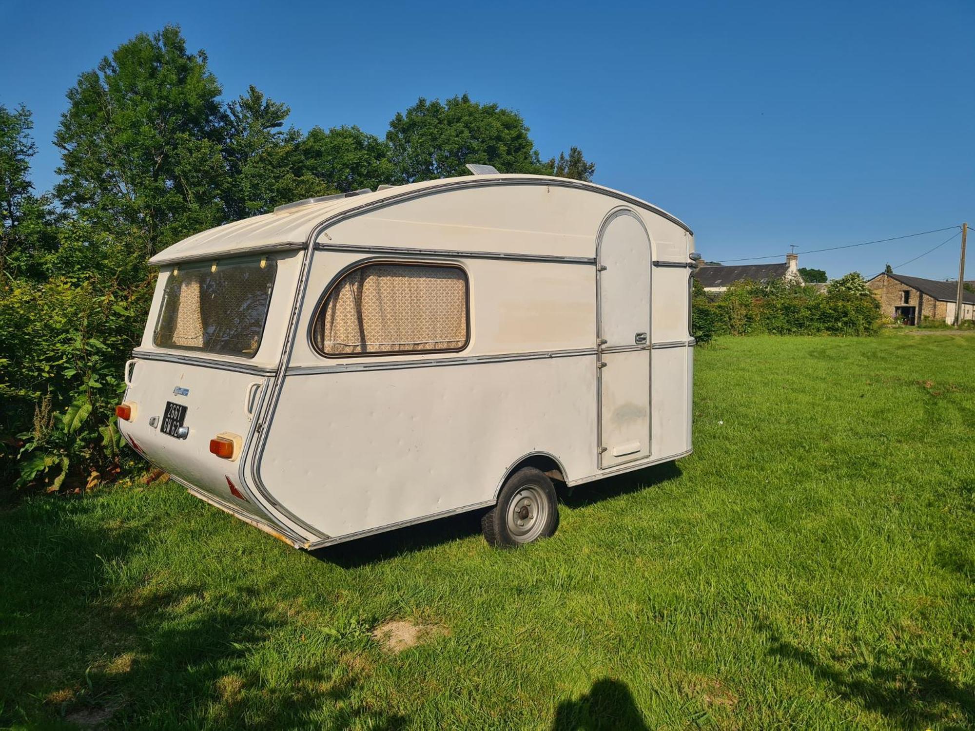 Camping A La Ferme - Hebergements Insolites Cerisy-la-Foret Esterno foto